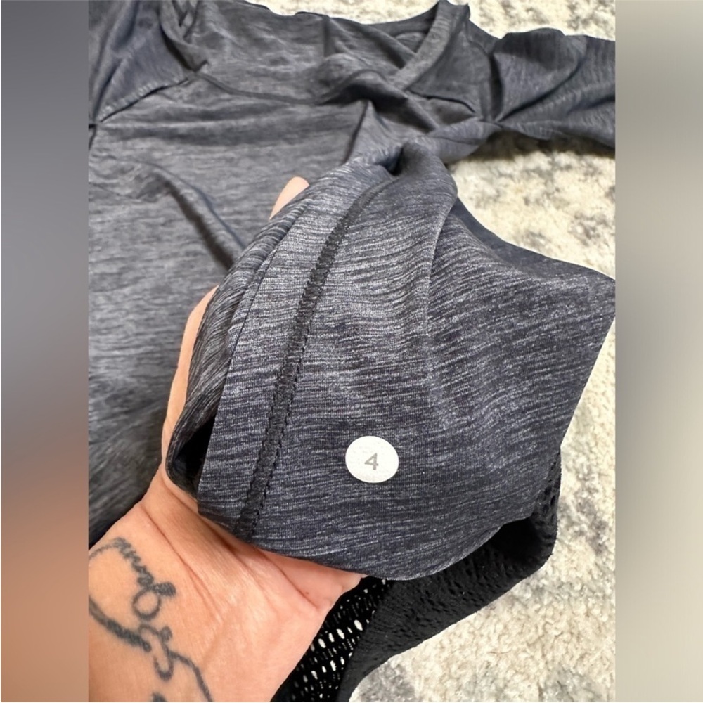 Lululemon Sun Runner Short‎ Sleeve Black Size 4 - Picture 11 of 13
